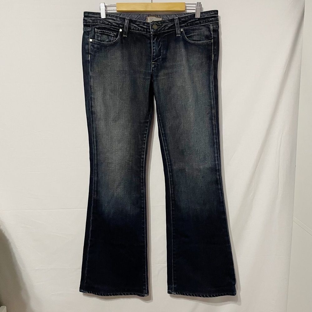 Sz 31 Laurel Canyon Low Rise Boot Cut Paige Jeans